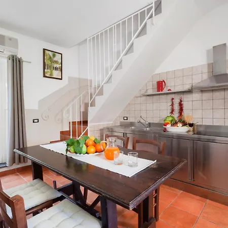 Casa Sorrento, Immerso Nel A Pochi Passi Dal Centro * Sorrento