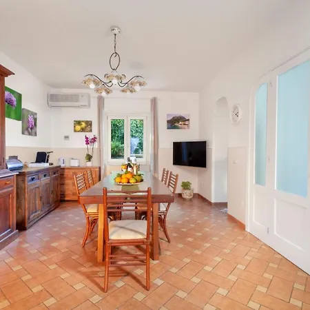 Daire Casa Sorrento, Immerso Nel A Pochi Passi Dal Centro