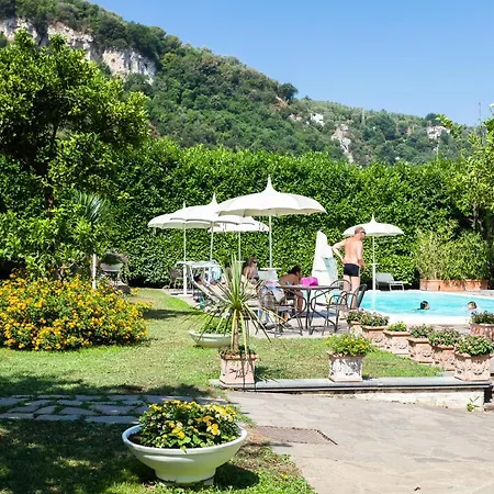 Casa Sorrento, Immerso Nel A Pochi Passi Dal Centro Daire *