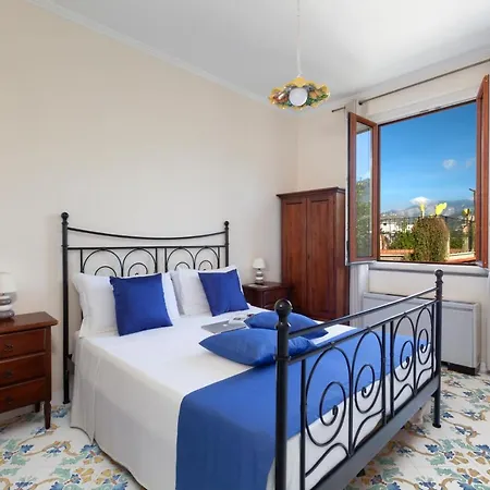 Casa Sorrento, Immerso Nel A Pochi Passi Dal Centro Appartamento